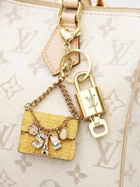 LV Authentic Gold Lock & Key 🔑 Luxury Bag Charm w/ Unbranded Tweed Bag Keychain